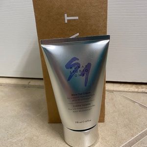 Monat blow out cream